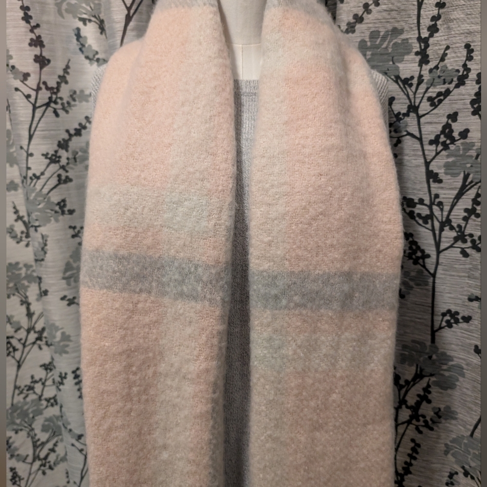 🩷 🩶 Pale Pink & Gray Plaid Wide & Long Cozy Scarf, Wrap, Shawl - Picture 8 of 9